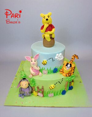 pooh the bear theme cake