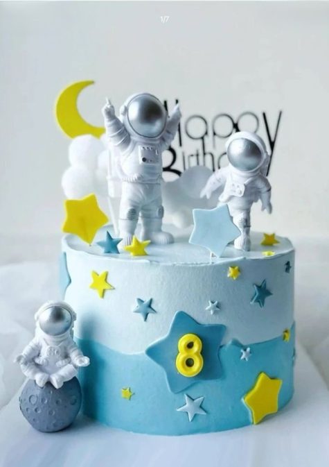 astronaut cake